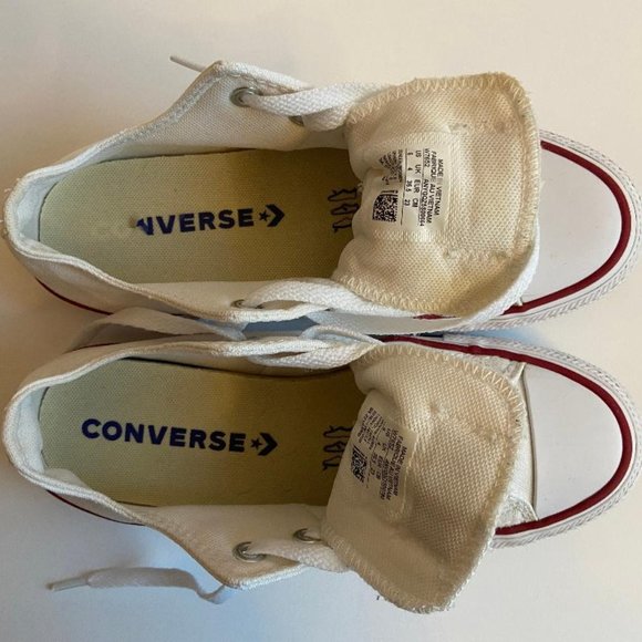 Converse White Sneakers with Red and Blue Stripes - Picture 15 of 16